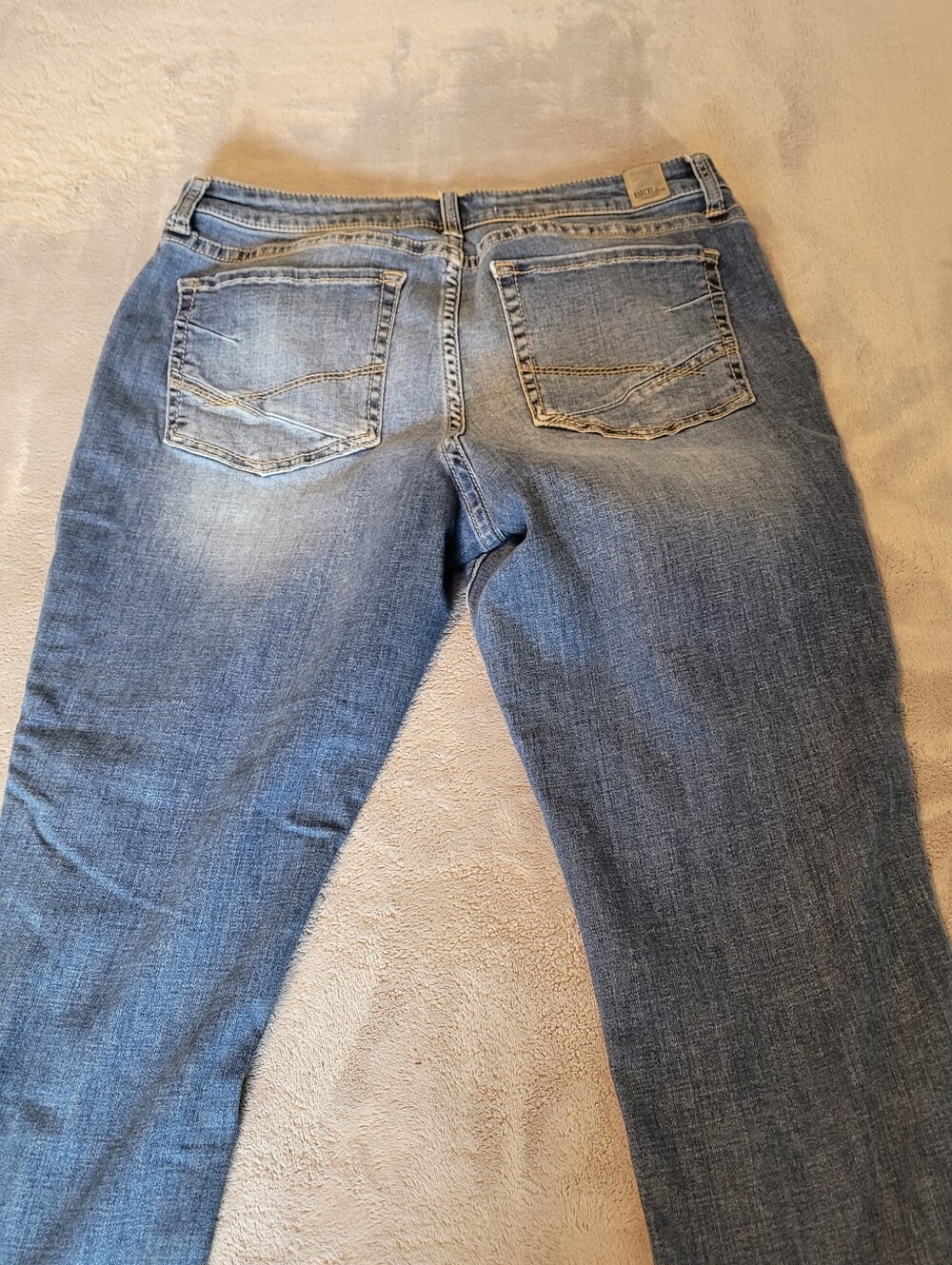 BKE Gabby Ladies Jeans Size 32 Curvy Fit High Rise Euc Comfortable Distressed - Picture 2 of 5